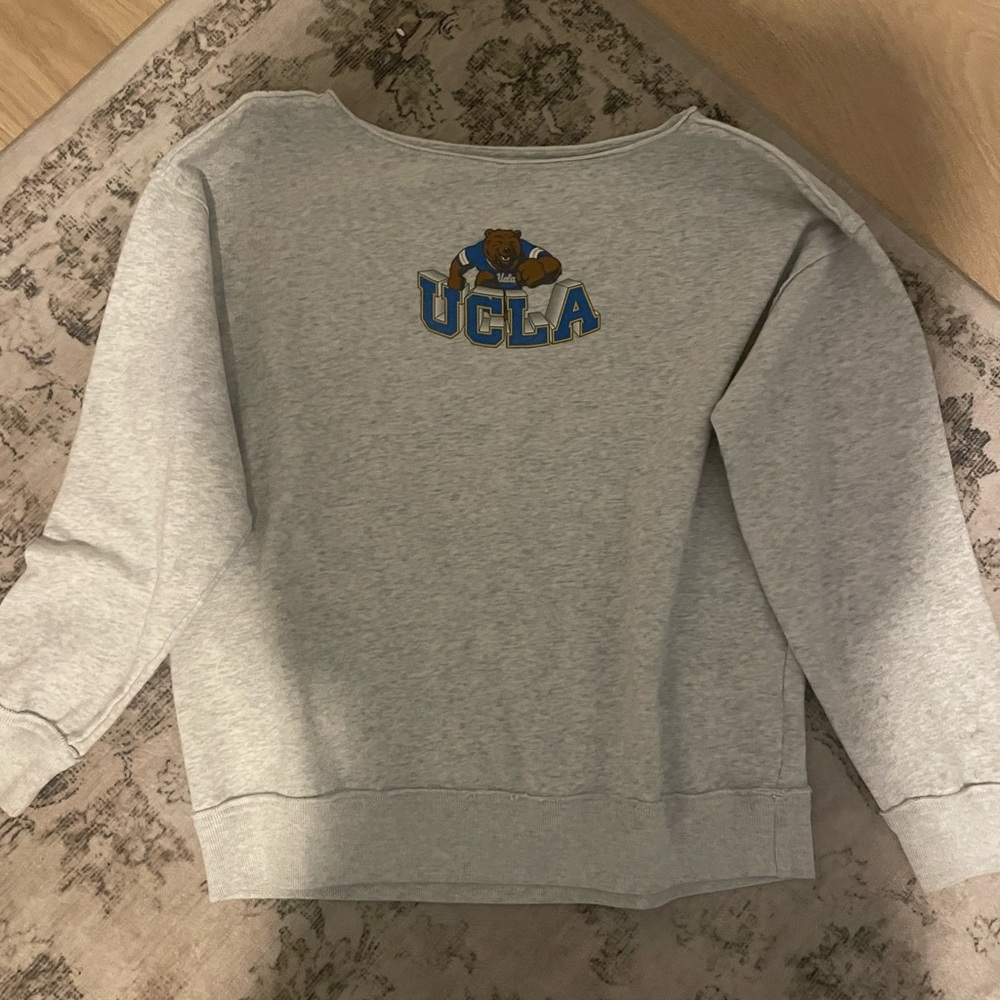 Hollister Cream Fleece Sweatshirt